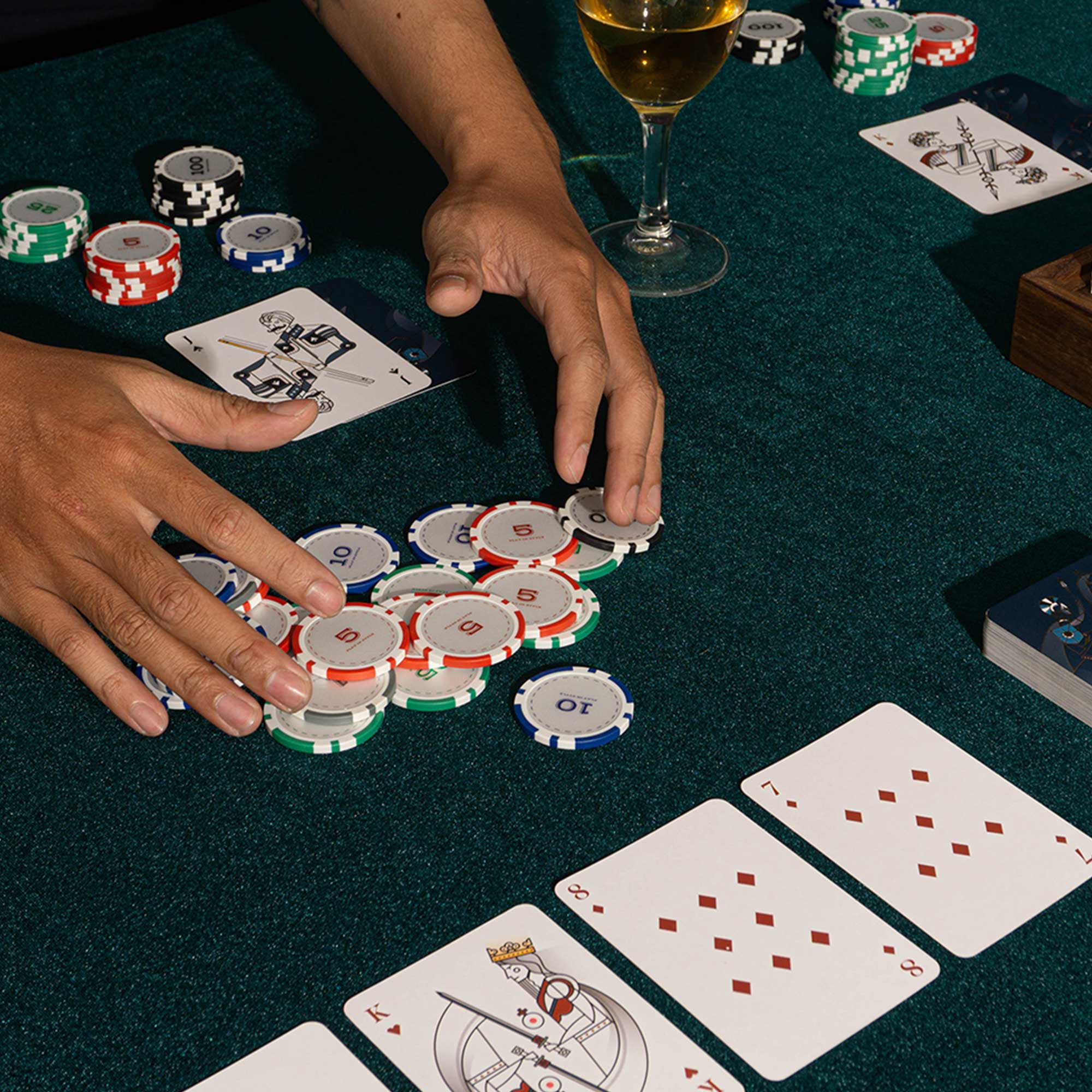 Poker Chuyên Nghiệp: Bí Kíp Thành Công Tại FIVE88